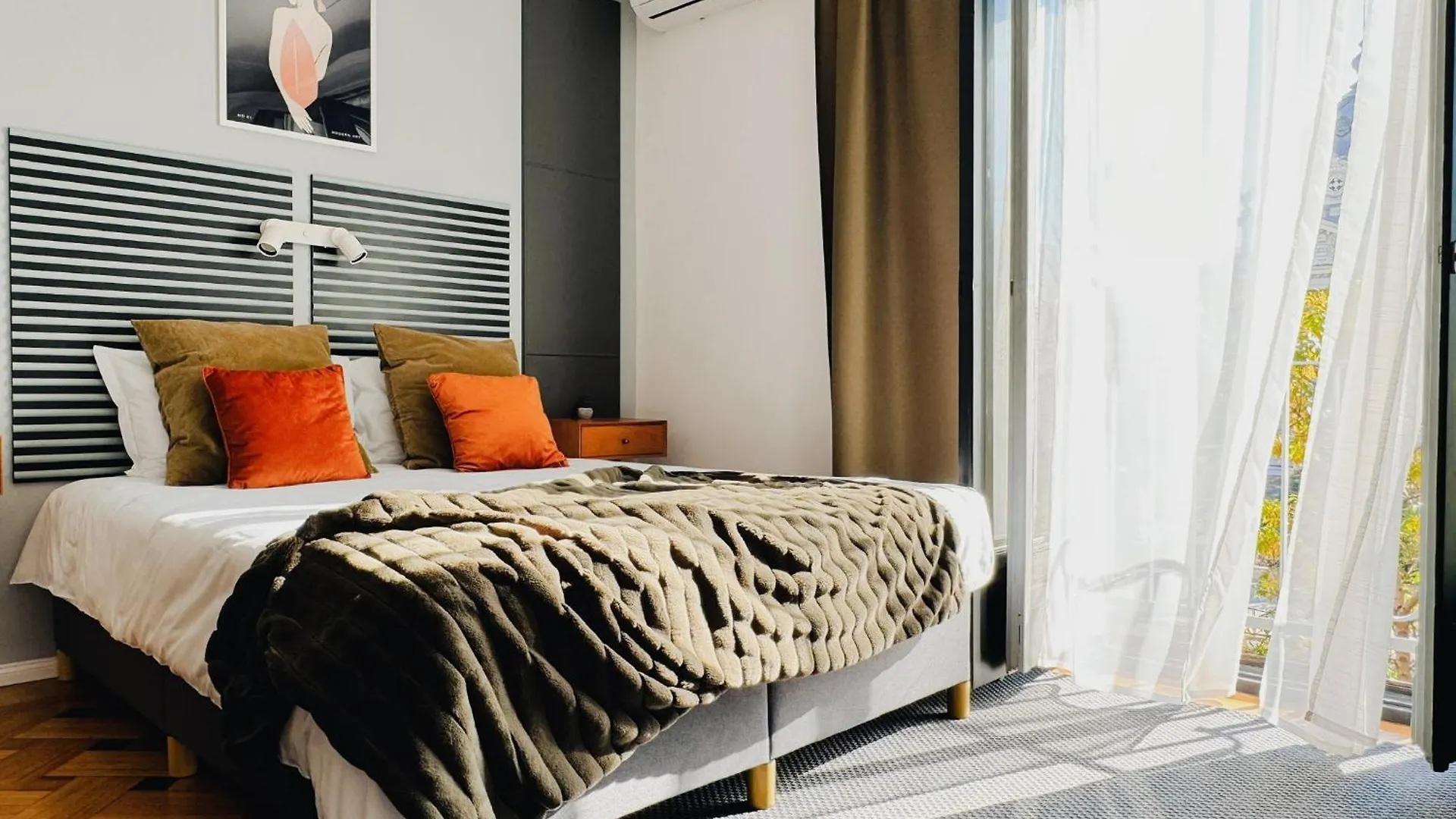 Lägenhet Chic Urbana: 140Sqm 5-Bedroom Downtown Gem Bukarest